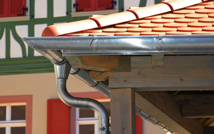 Corrosion-resistant steel gutters for effective rainwater drainage in St Louis